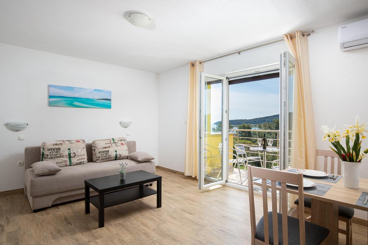Apartmani Mirna Luka Pomer Bagian luar foto