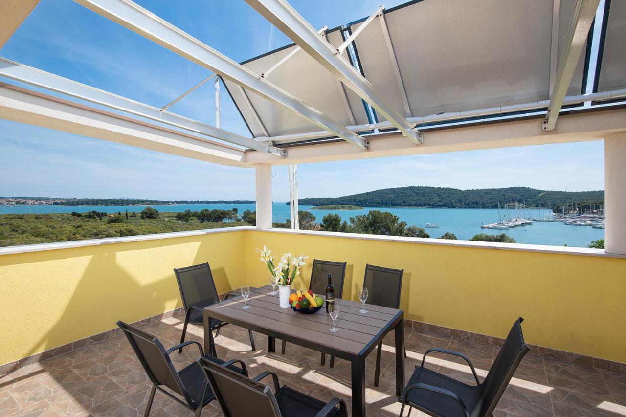 Apartmani Mirna Luka Pomer Bagian luar foto