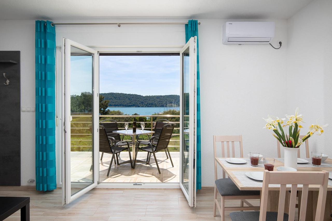 Apartmani Mirna Luka Pomer Bagian luar foto