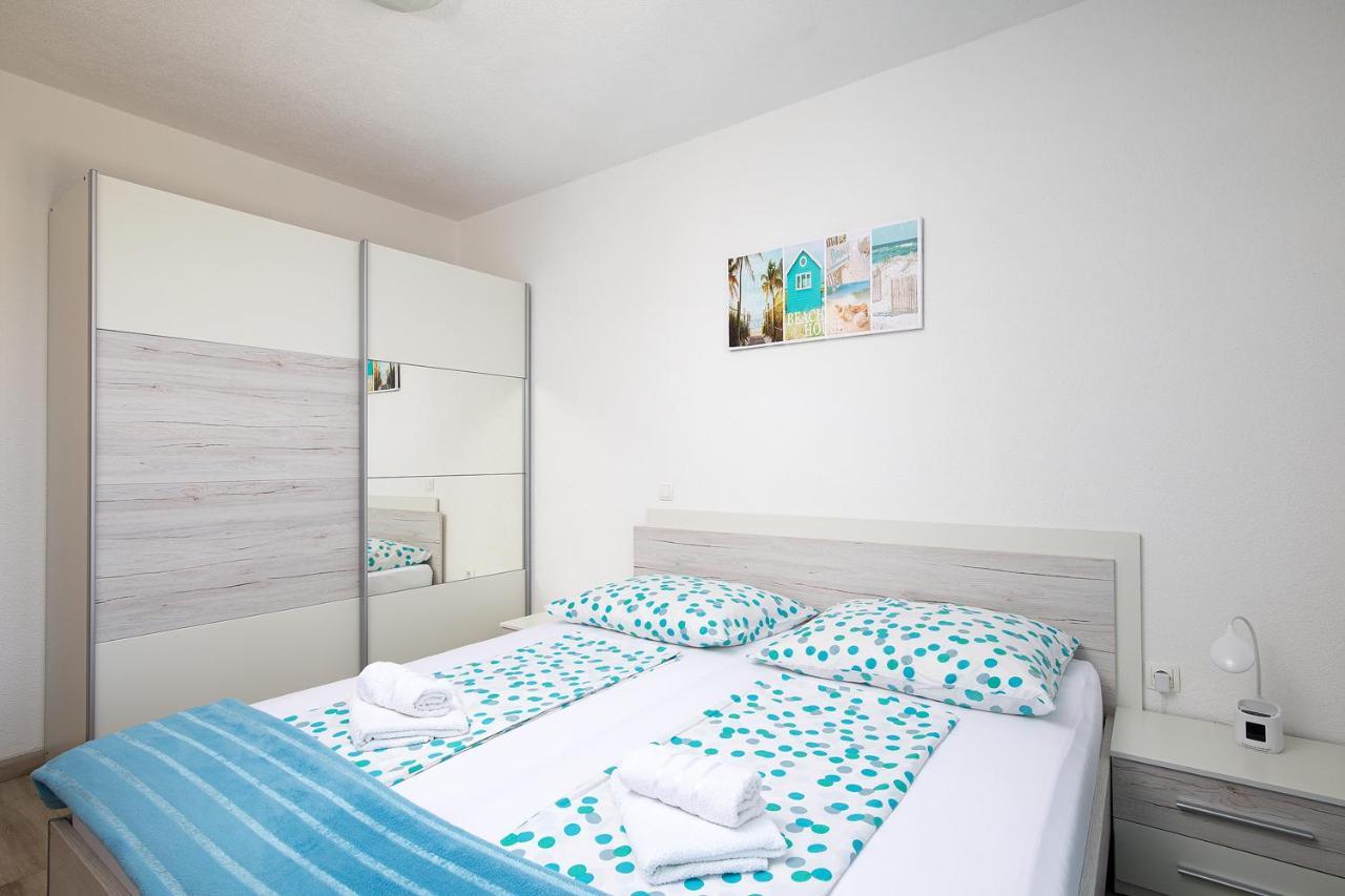 Apartmani Mirna Luka Pomer Bagian luar foto